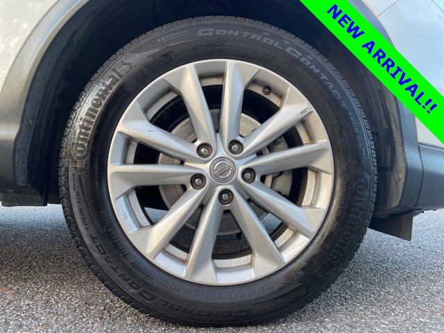 Used 2018 Nissan Rogue Sport SV image 3