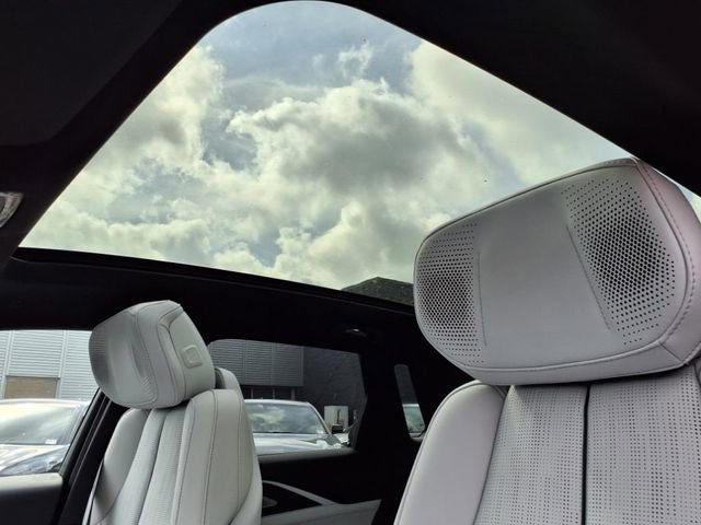 New 2025 Cadillac Lyriq Luxury RWD image 13