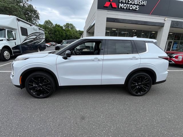 New 2026 Mitsubishi Outlander LE FWD image 6