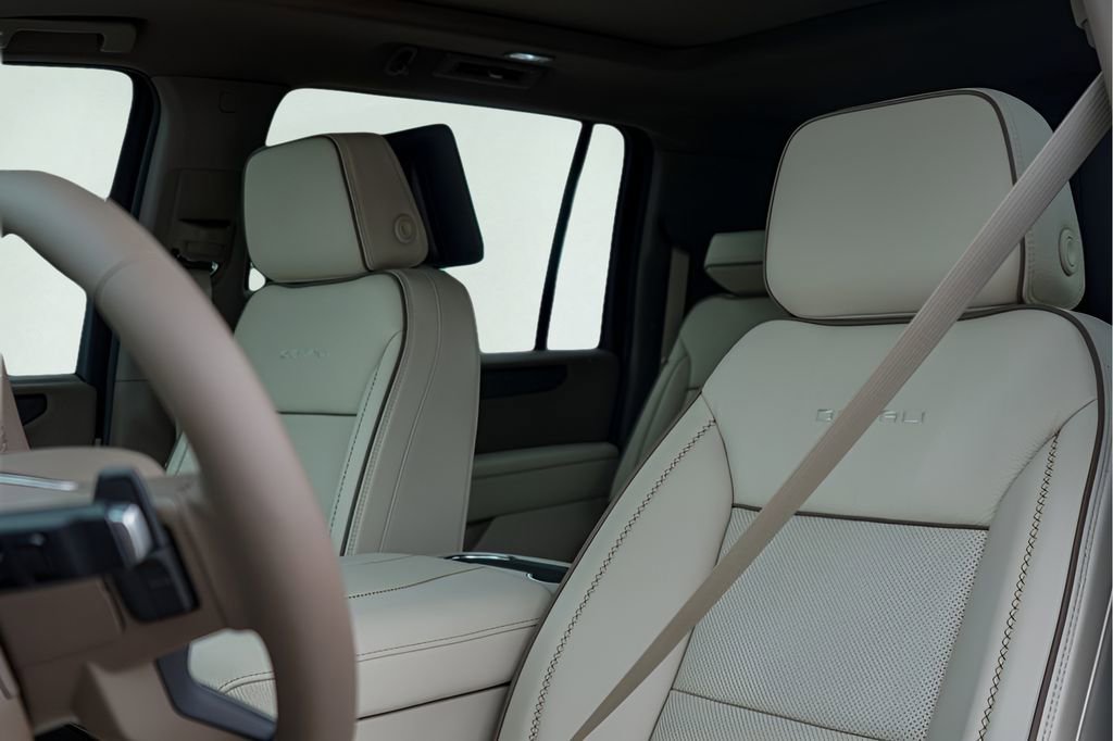 New 2026 GMC Yukon XL Denali w/ Denali Reserve Package image 11