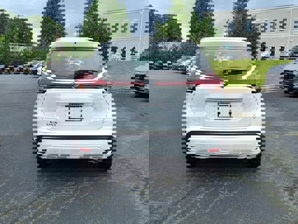 New 2025 Nissan Kicks Play S image 4