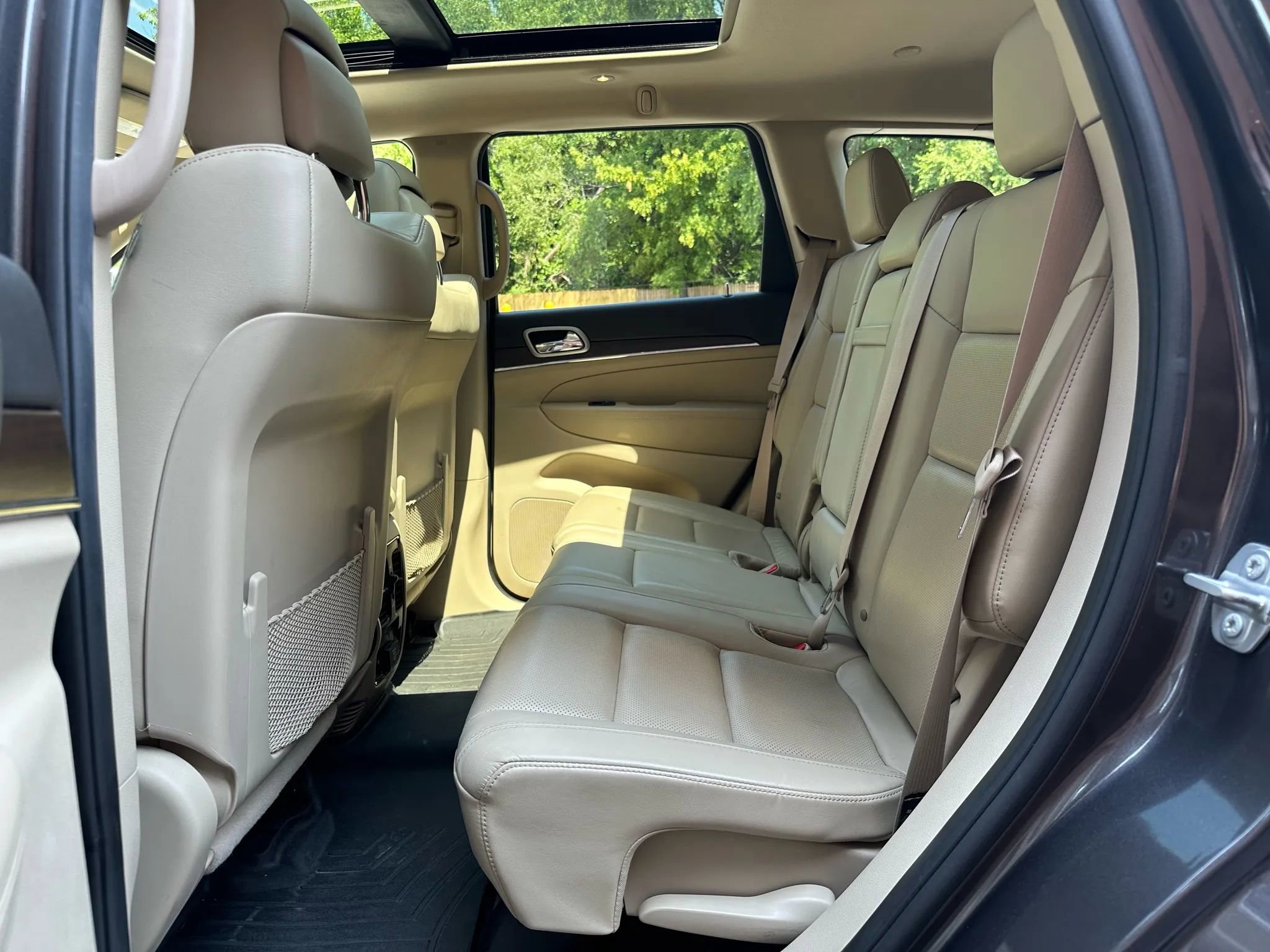 Used 2018 Jeep Grand Cherokee Limited w/ Luxury Group II image 30