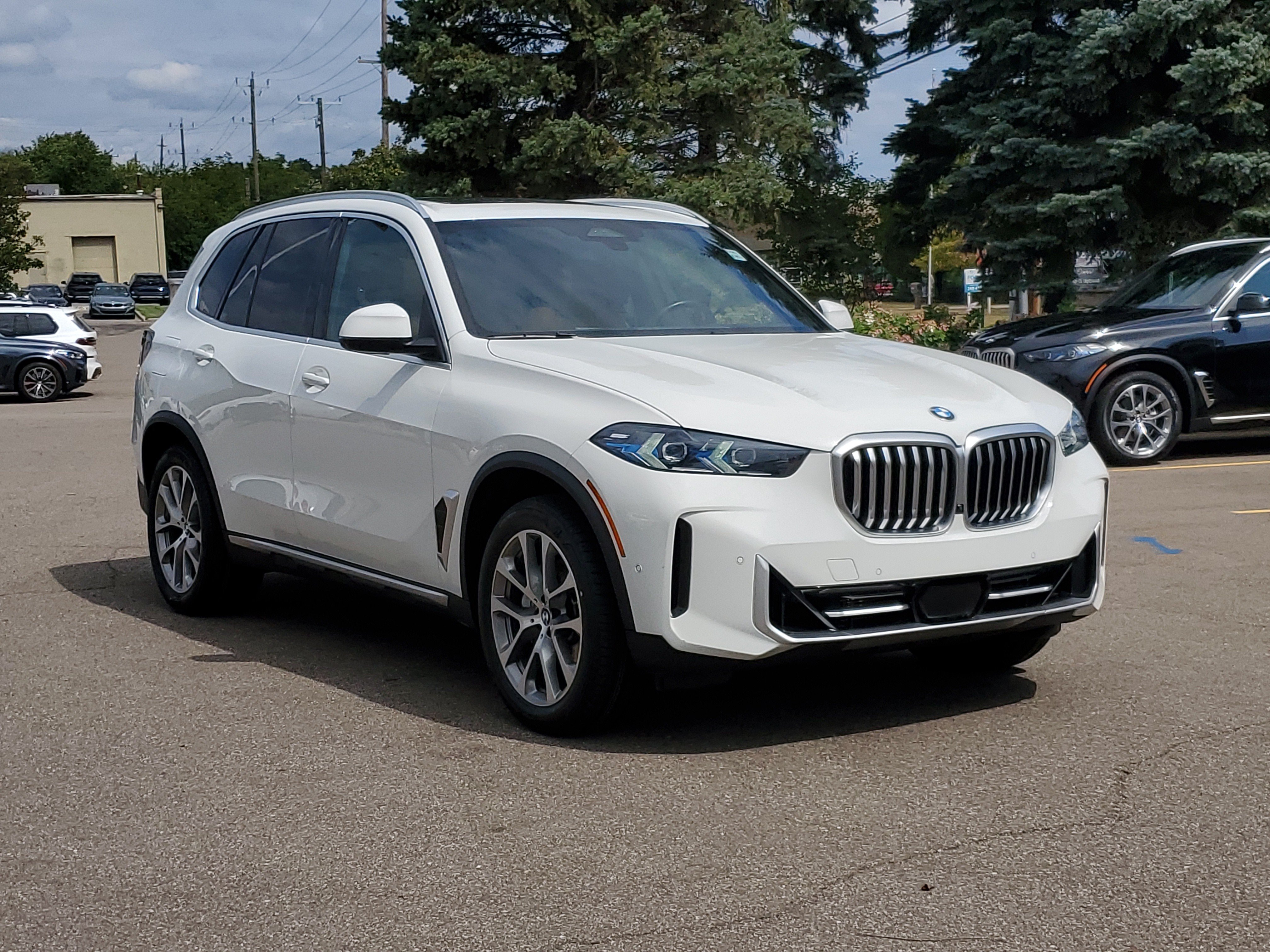 Certified 2025 BMW X5 xDrive40i w/ Premium Package AWD/4WD image 7
