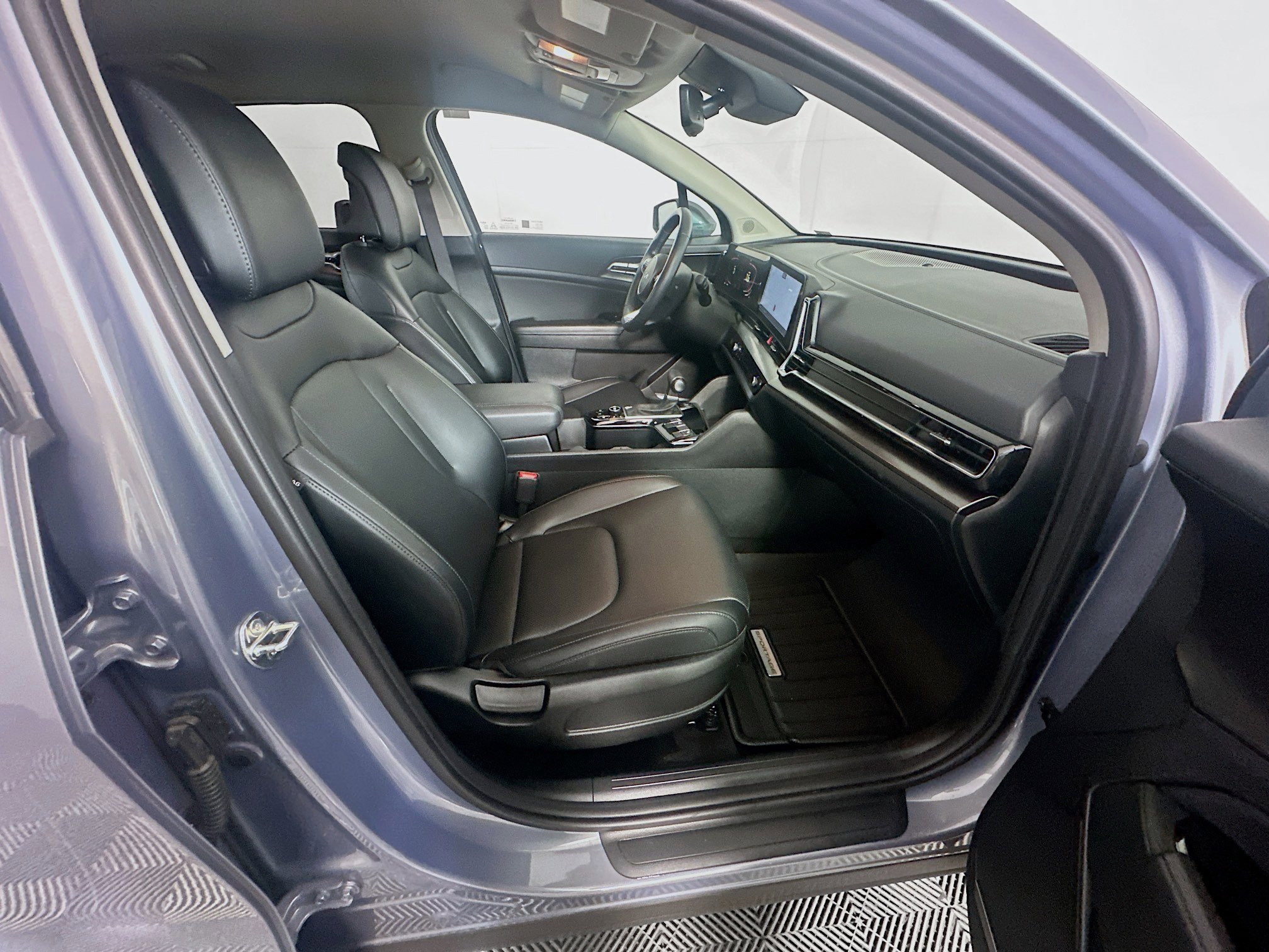 Used 2024 Kia Sportage EX image 32