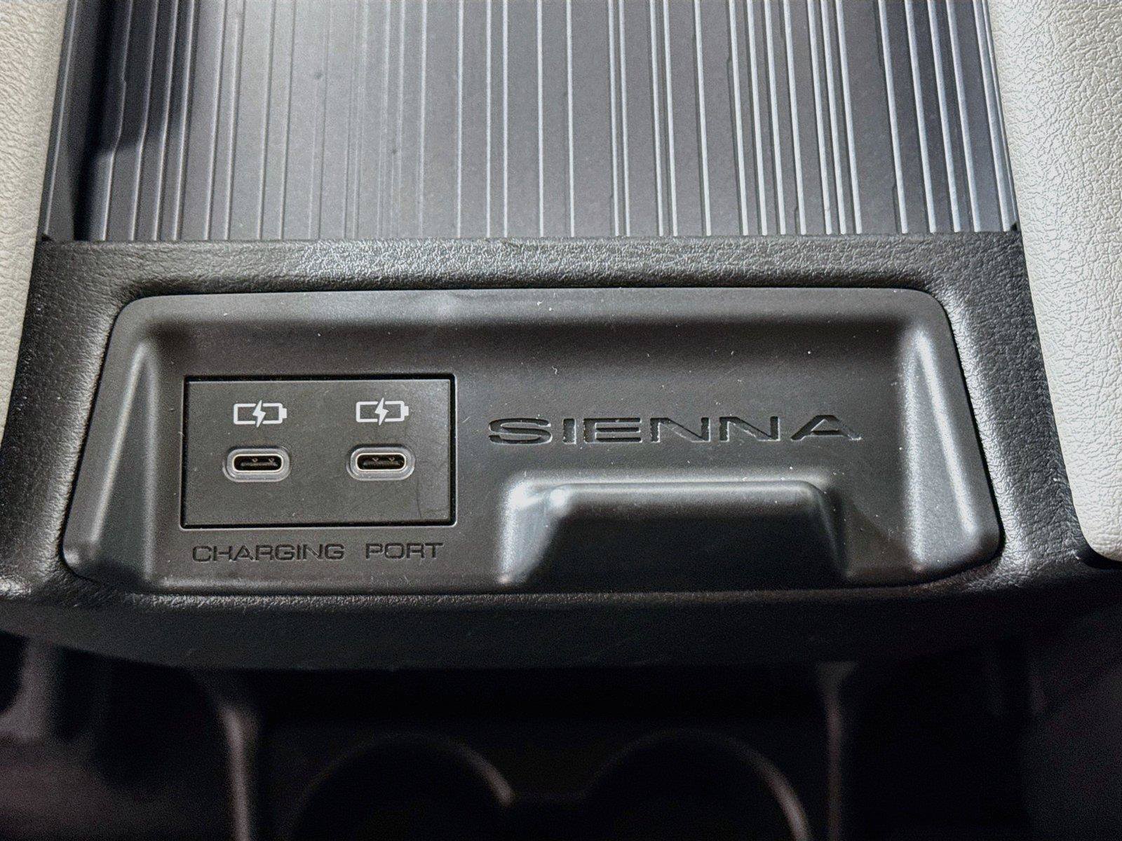 Certified 2025 Toyota Sienna XLE FWD image 37