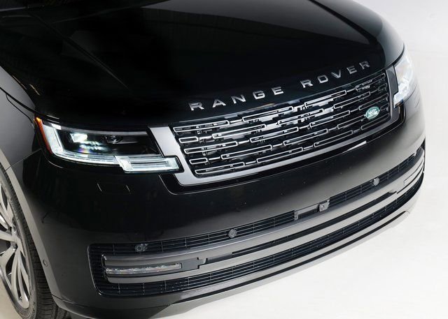 New 2025 Land Rover Range Rover SE image 29