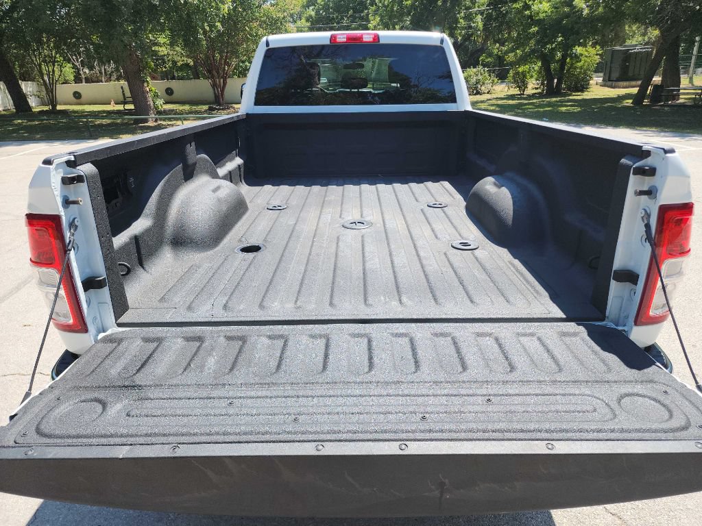 Used 2021 RAM 3500 Tradesman w/ Chrome Appearance Group AWD/4WD image 11