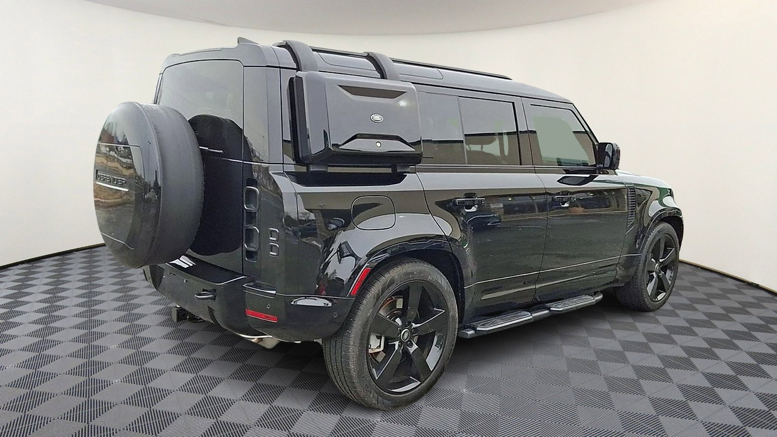 Certified 2025 Land Rover Defender 110 X-Dynamic SE image 8