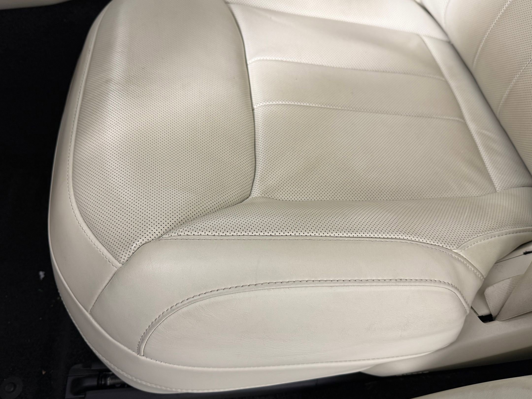 Used 2023 Land Rover Range Rover Long Wheelbase SE image 12