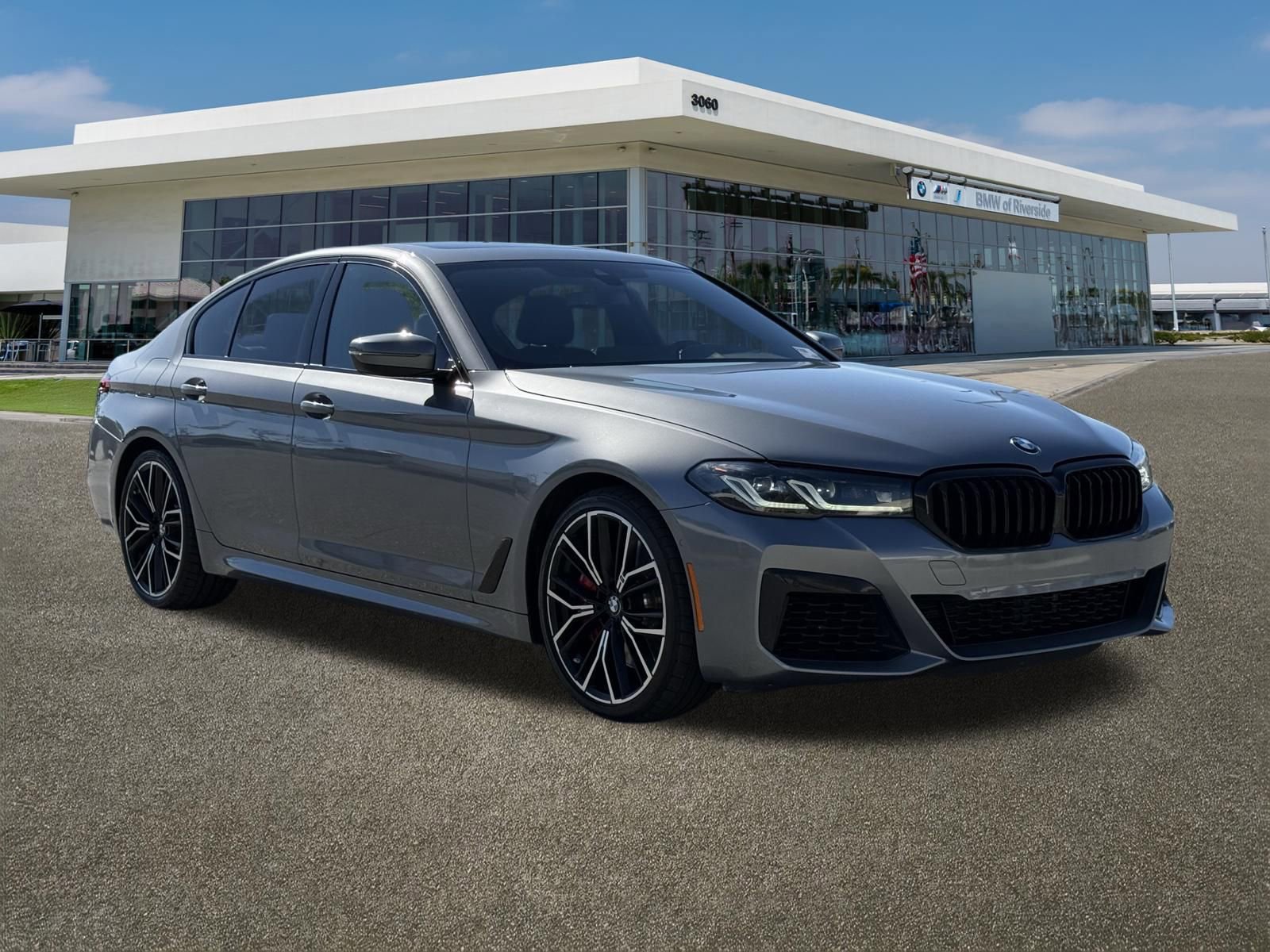 Used 2023 BMW 540i 540i w/ M Sport Package image 2