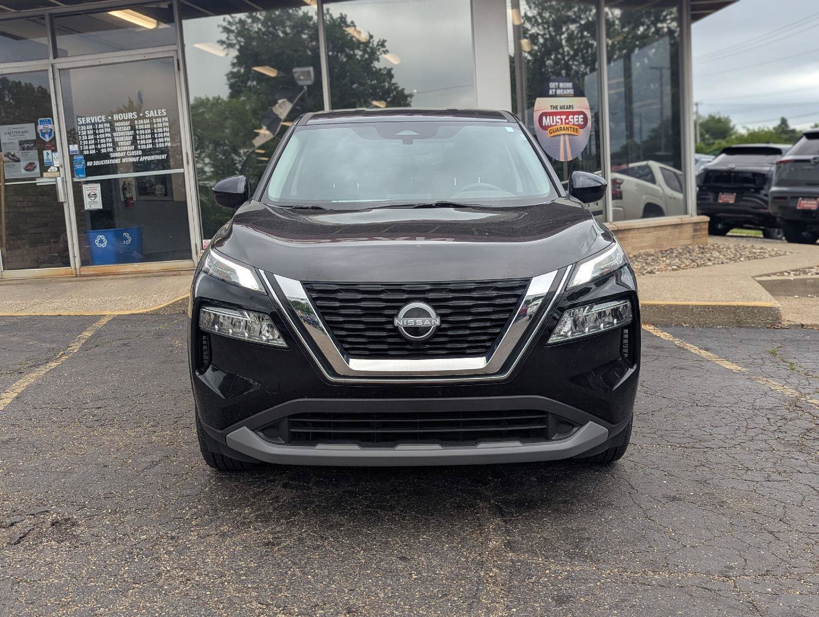Used 2023 Nissan Rogue SV AWD/4WD image 6