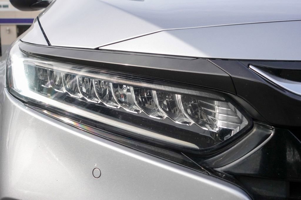 Used 2020 Honda Accord Touring image 3