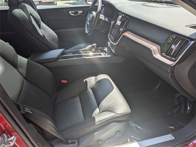 Certified 2024 Volvo V60 B5 Cross Country Plus image 28