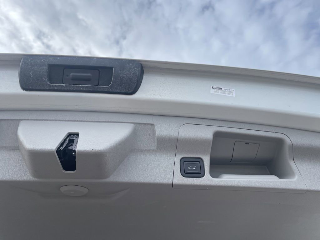 Used 2023 GMC Acadia SLT w/ Technology Package image 33