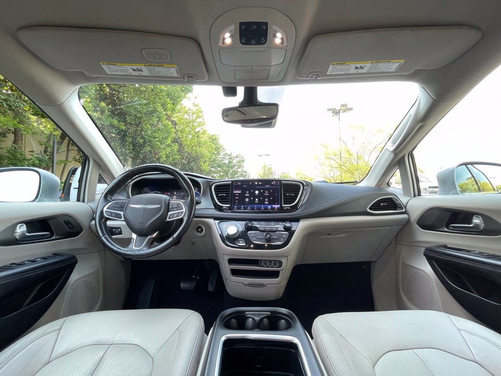 Used 2021 Chrysler Pacifica Touring-L FWD image 31