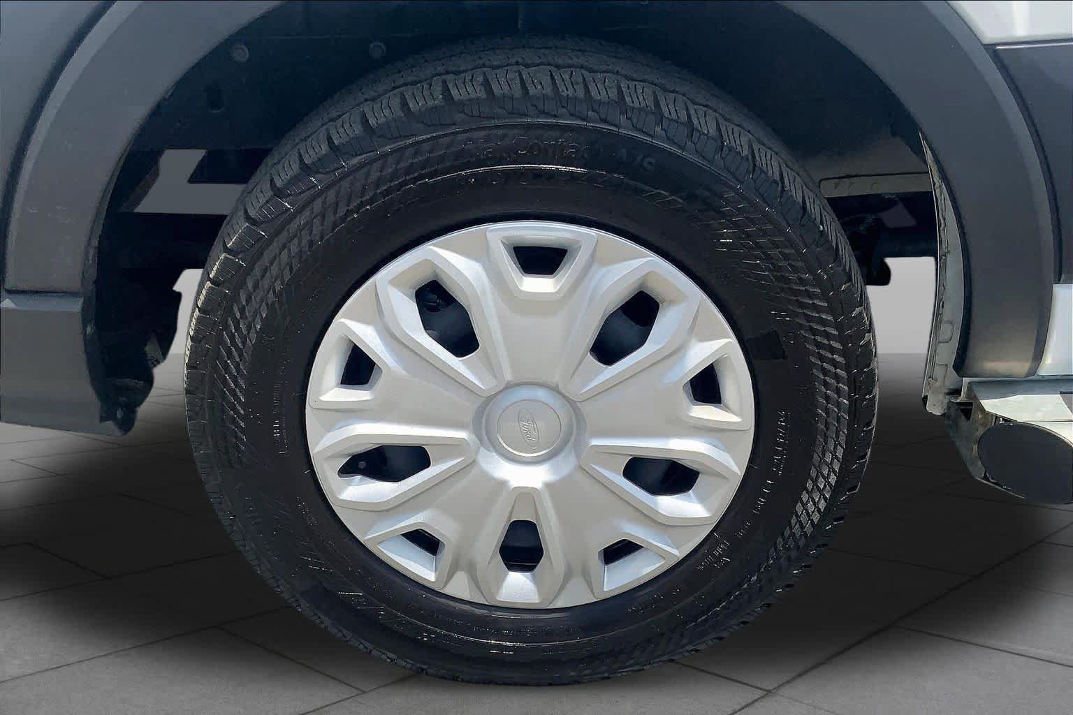 Certified 2025 Ford Transit 250 Low Roof w/ Exterior Upgrade Package RWD image 10