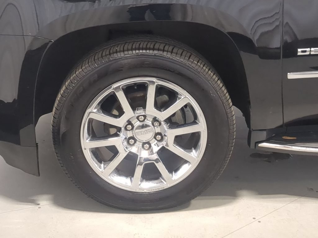 Used 2016 GMC Yukon Denali w/ Open Road Package AWD/4WD image 17