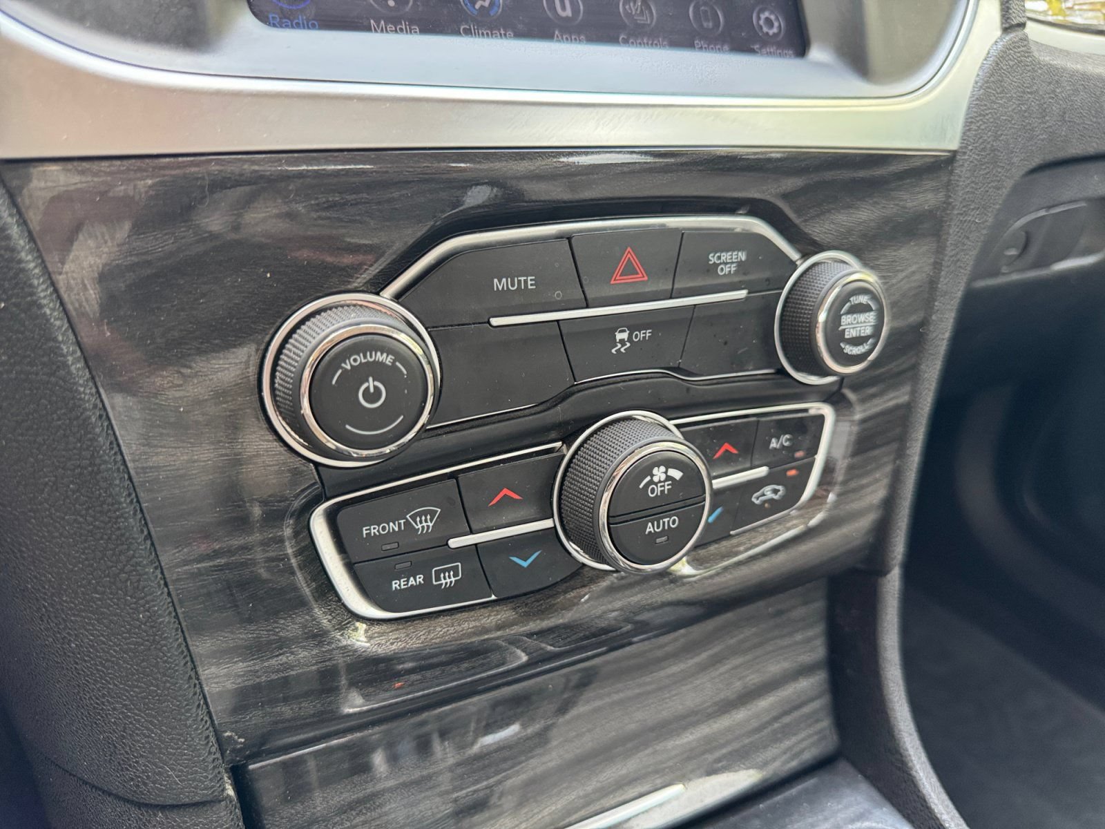 Used 2018 Chrysler 300 Touring L RWD image 22
