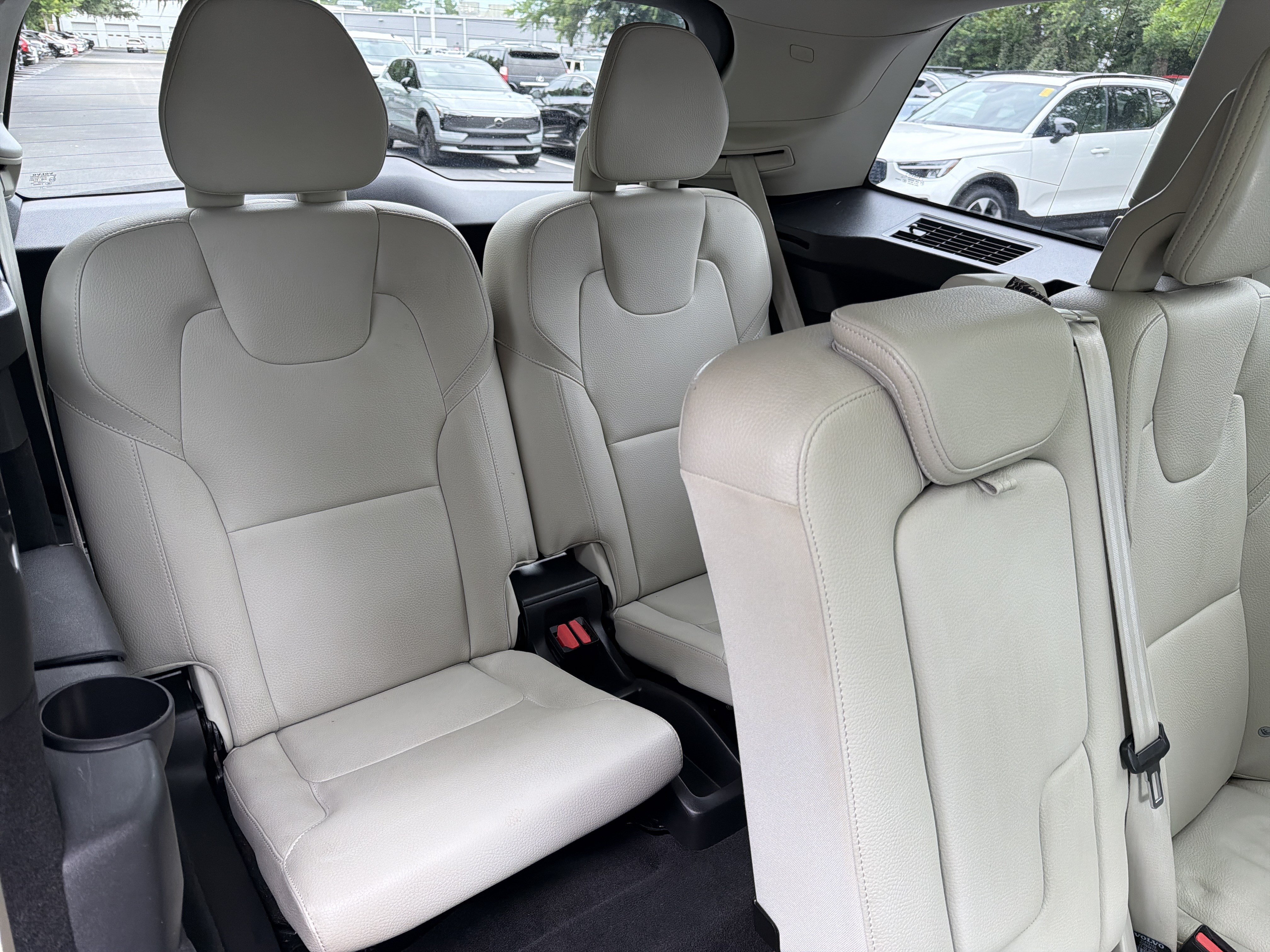Certified 2023 Volvo XC90 B5 Plus AWD/4WD image 33