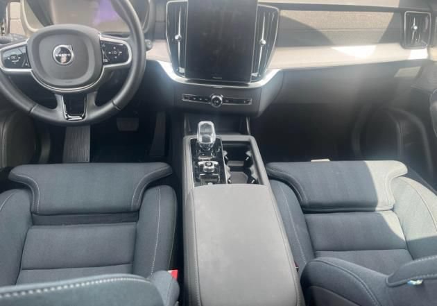Used 2025 Volvo XC90 T8 Ultra AWD/4WD image 3