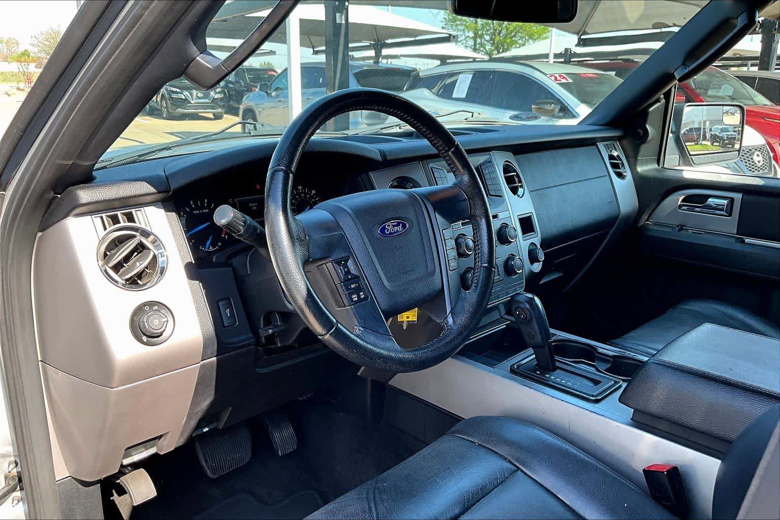 Used 2017 Ford Expedition XLT AWD/4WD image 15