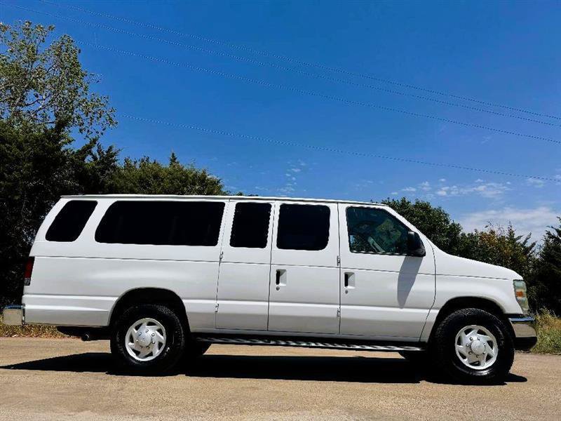 Used 2008 Ford E-350 and Econoline 350 XLT RWD image 5
