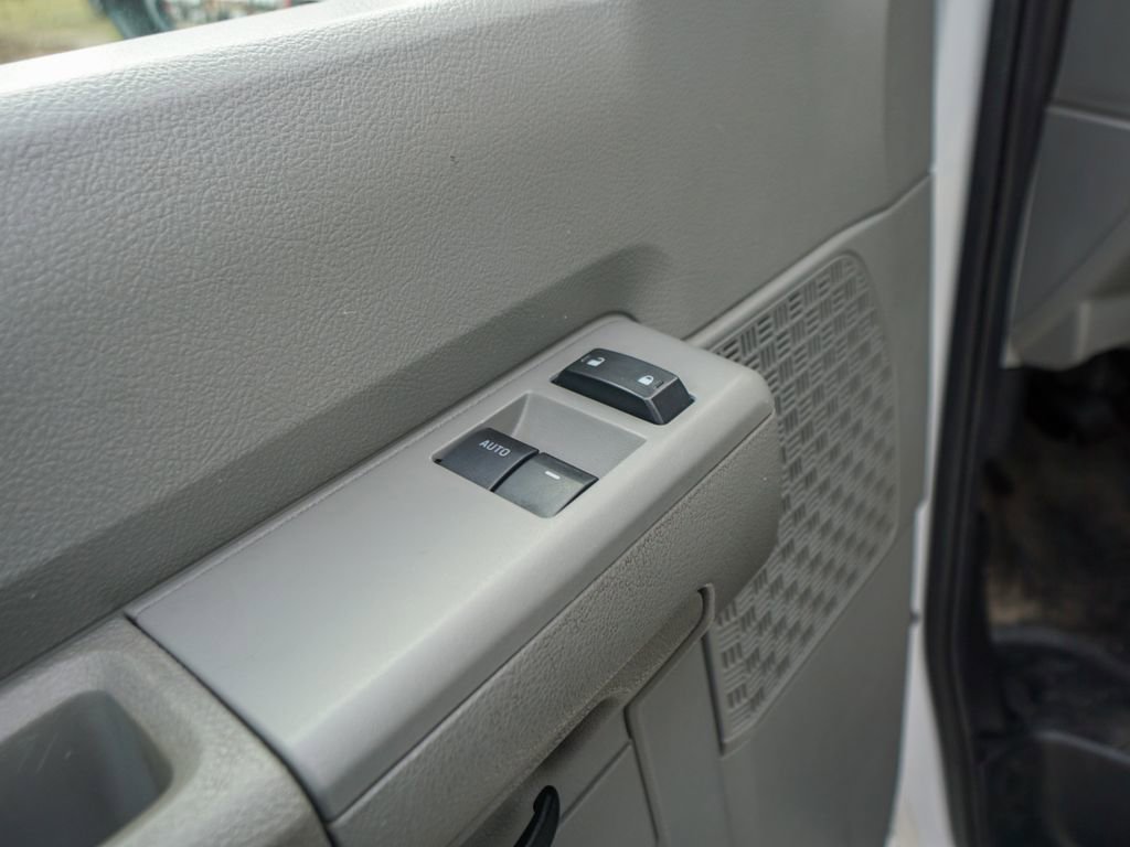 Used 2019 Ford E-350 and Econoline 350 Super Duty w/ Power Windows & Locks Group image 15