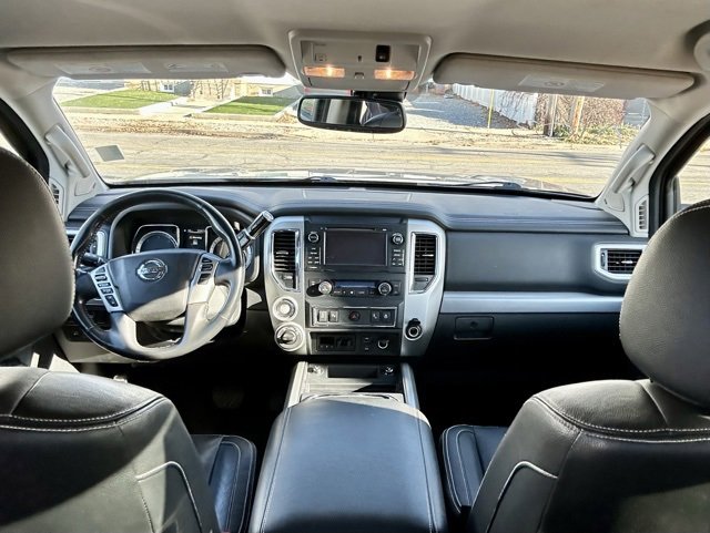 Used 2017 Nissan Titan PRO-4X w/ Pro-4x Convenience Package image 6