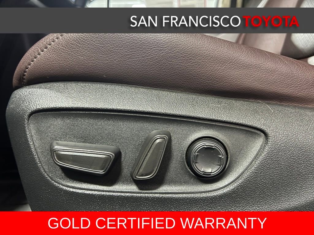 Certified 2022 Toyota Sienna Platinum image 13