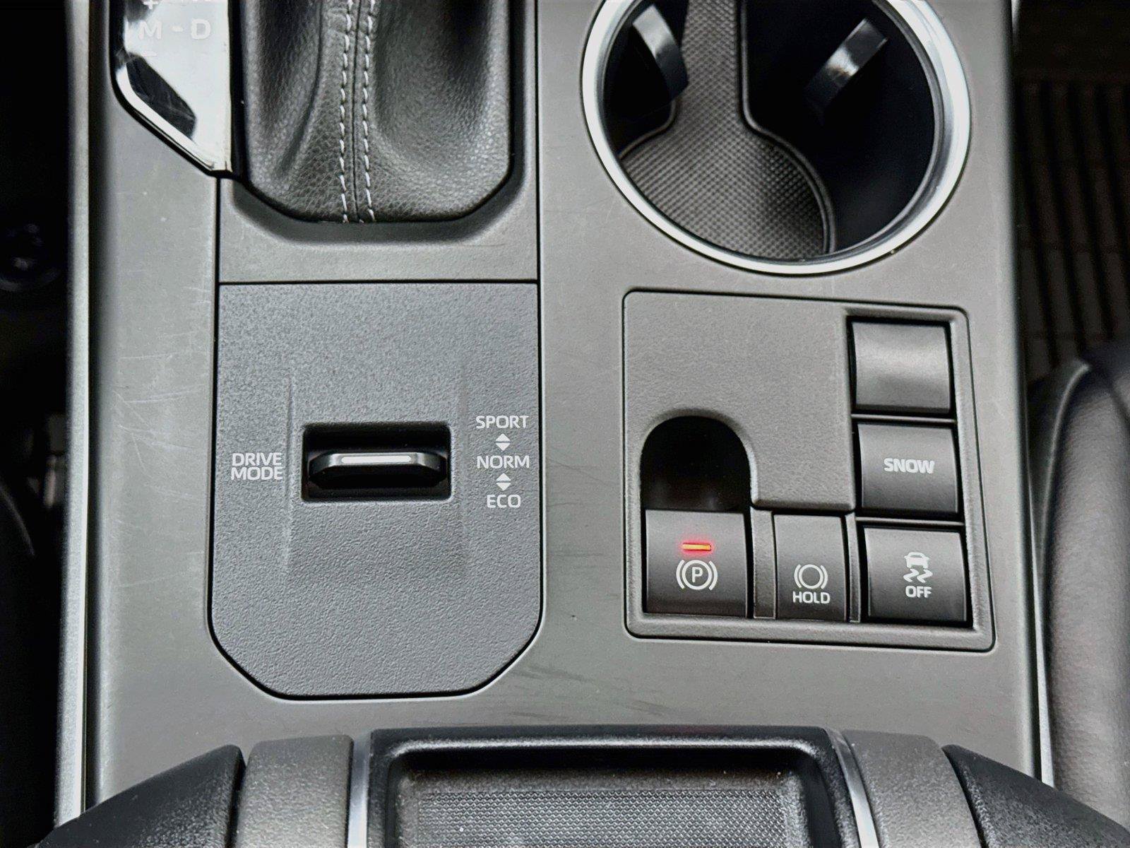Certified 2023 Toyota Highlander XLE FWD image 30