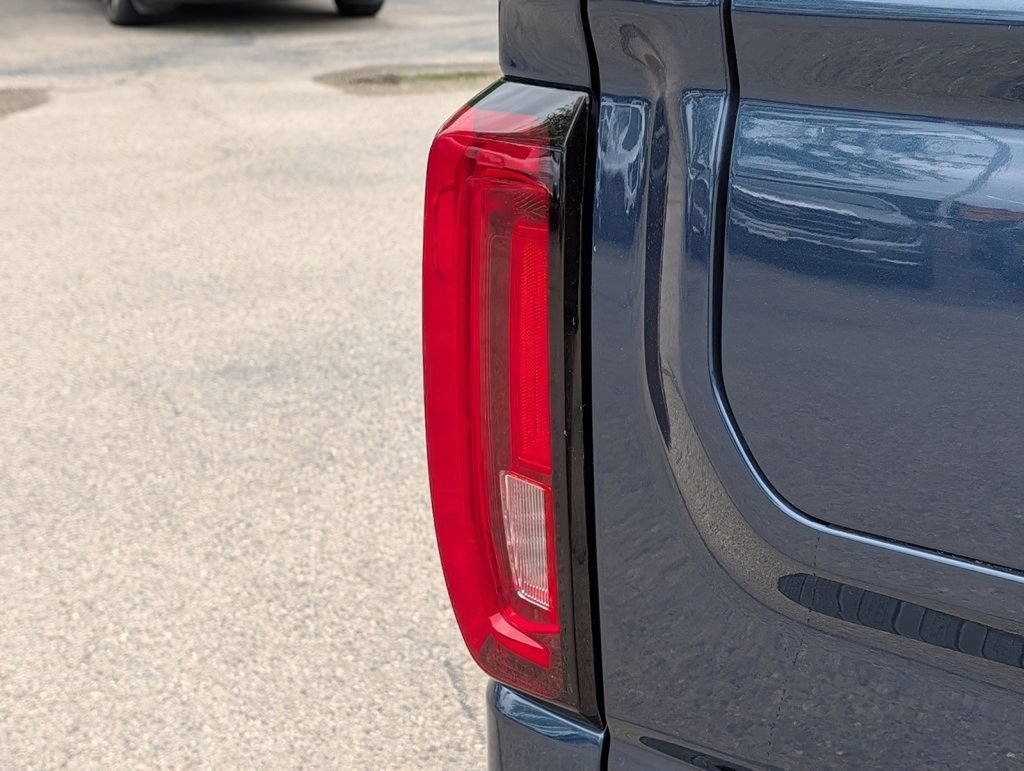 Used 2020 GMC Sierra 1500 SLT w/ SLT Convenience Package AWD/4WD image 9
