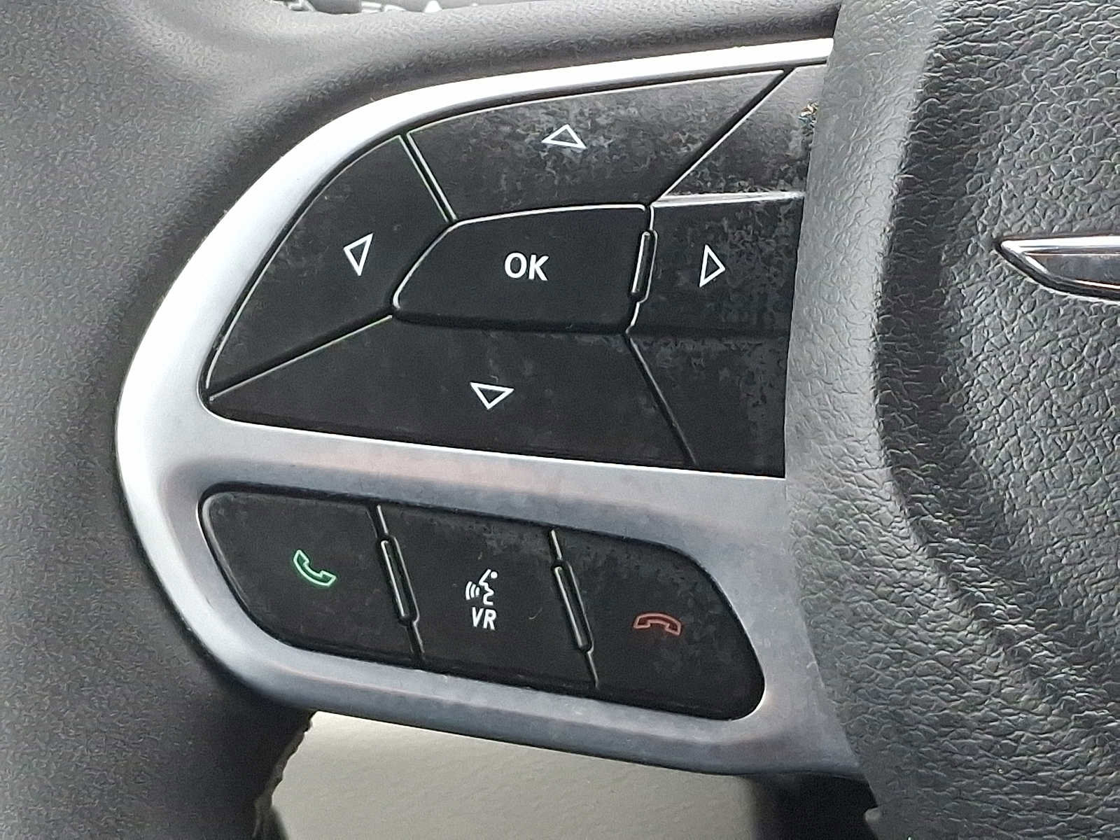 Used 2024 Chrysler Pacifica Touring-L image 21