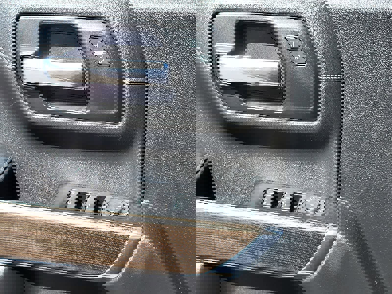 Used 2019 Chevrolet Silverado 1500 LT Trail Boss AWD/4WD image 15