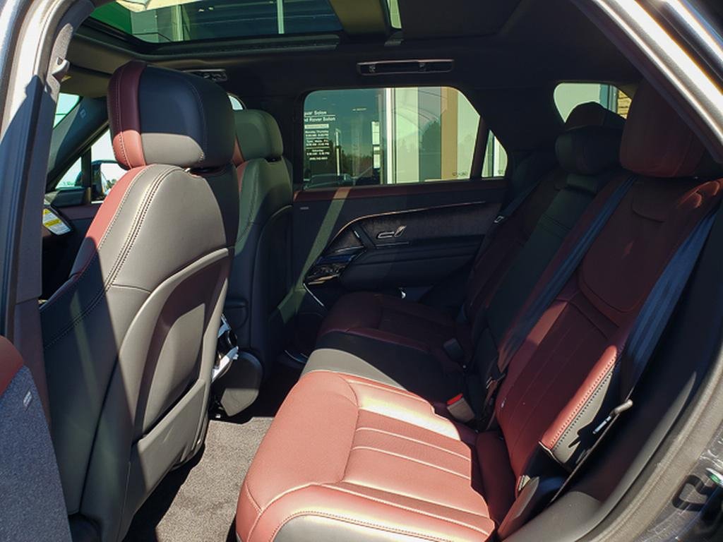 New 2025 Land Rover Range Rover Sport Dynamic SE image 19