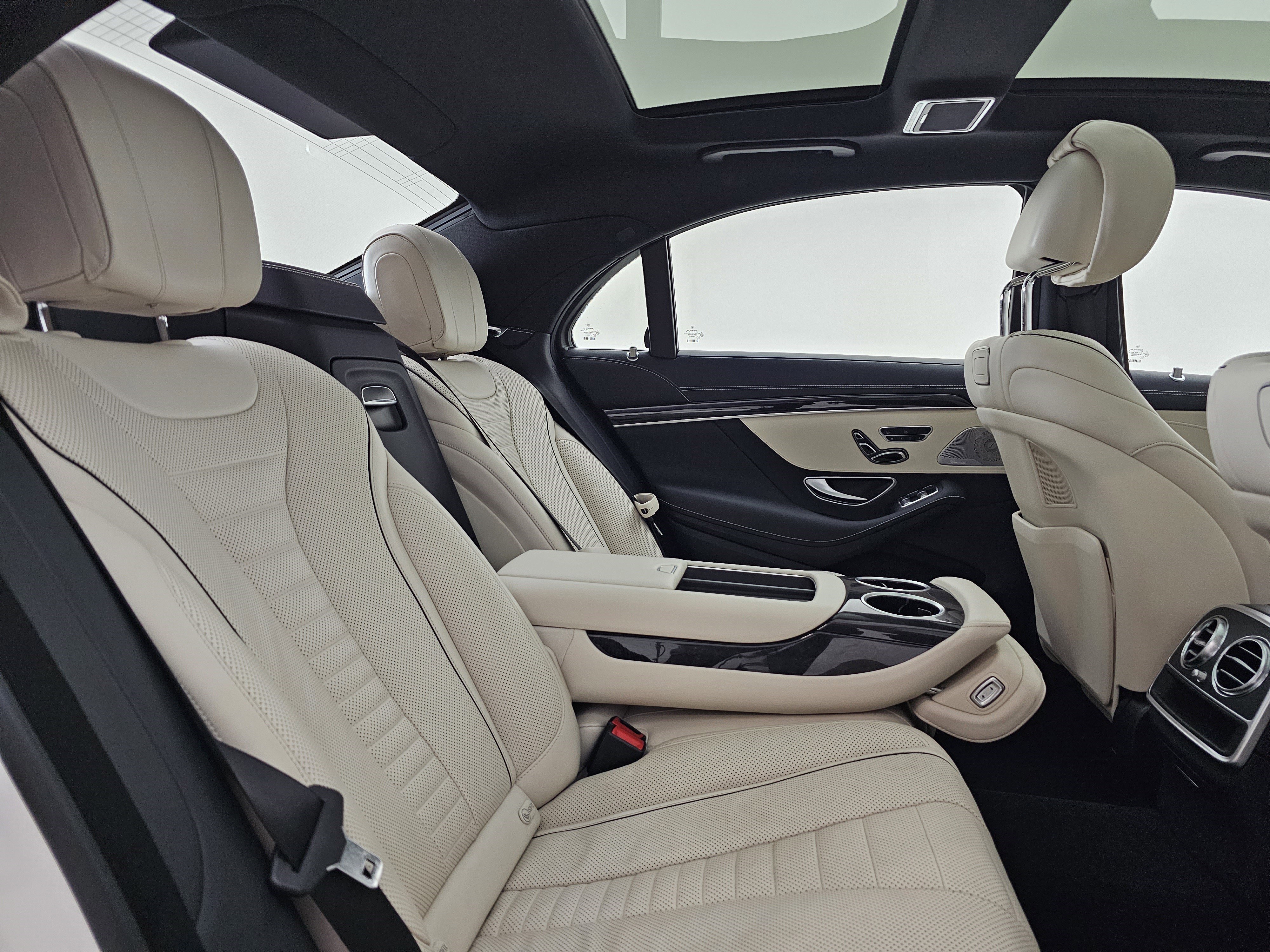 Used 2019 Mercedes-Benz S 560 Sedan image 28