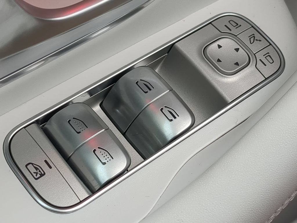 Used 2024 Mercedes-Benz Maybach GLS 600 4MATIC image 22