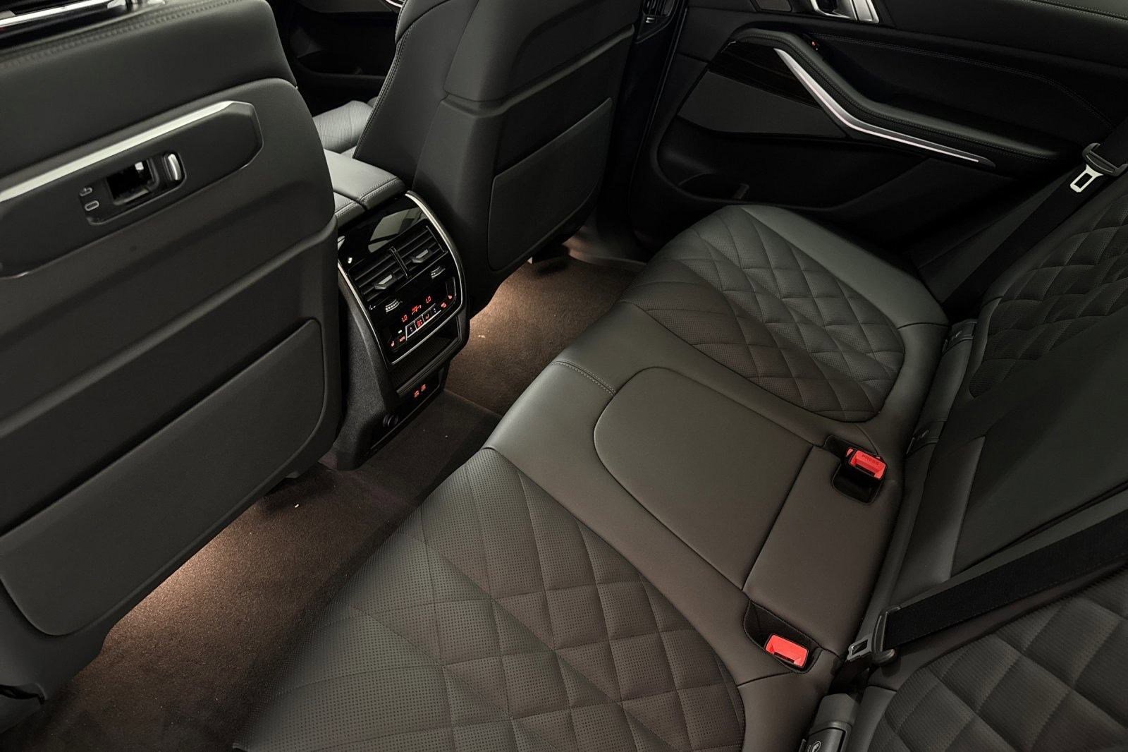 Used 2026 BMW X5 xDrive40i w/ Climate Comfort Package AWD/4WD image 21