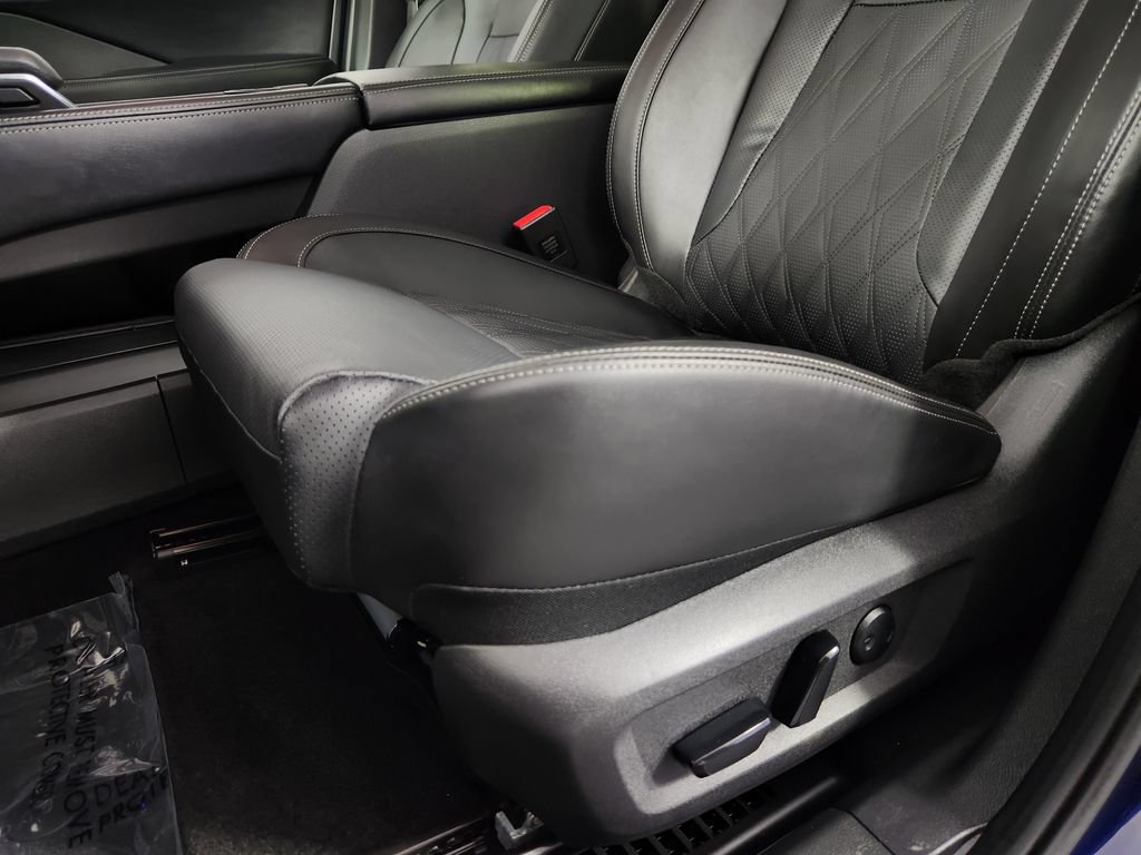 Certified 2025 Nissan Rogue Platinum w/ Tech Package AWD/4WD image 12