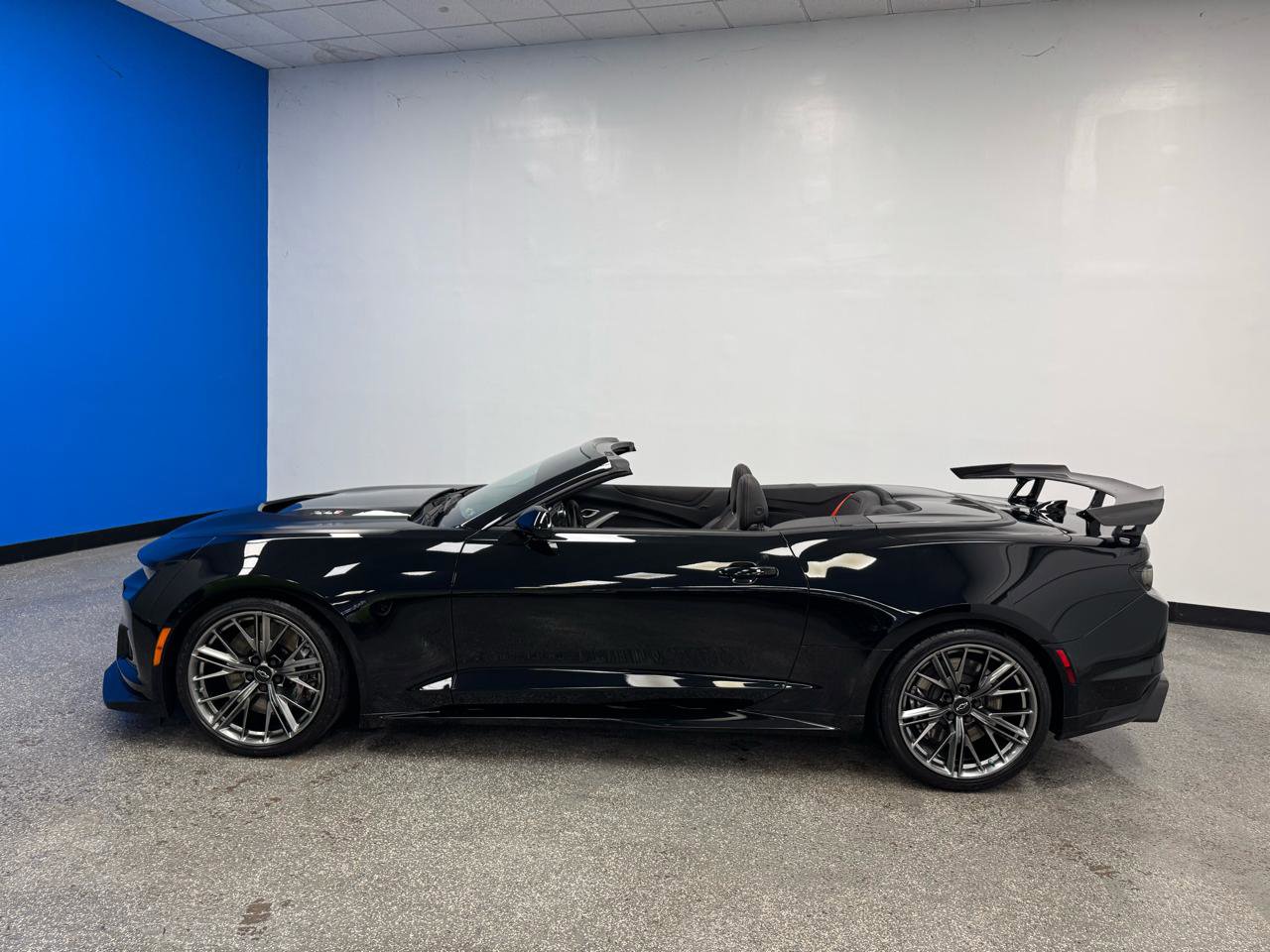 Used 2022 Chevrolet Camaro ZL1 RWD image 4
