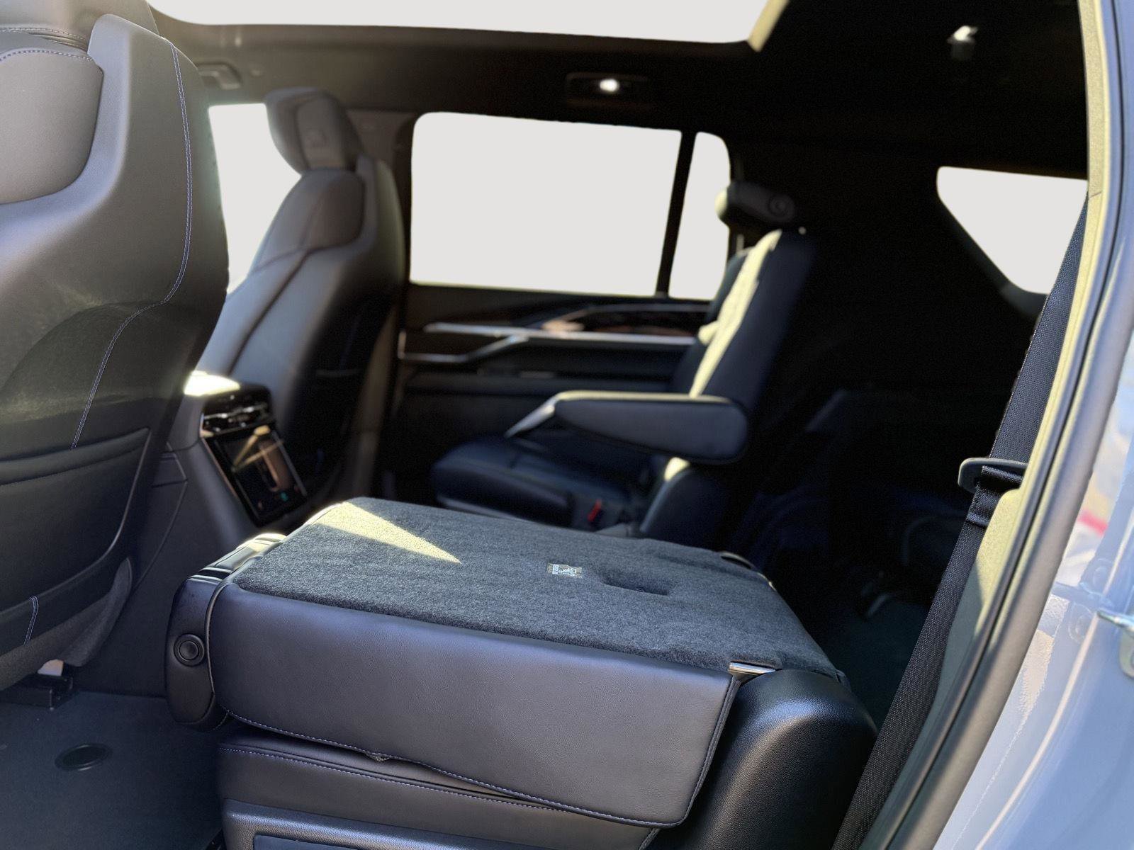 New 2026 Cadillac Escalade IQL Luxury image 16