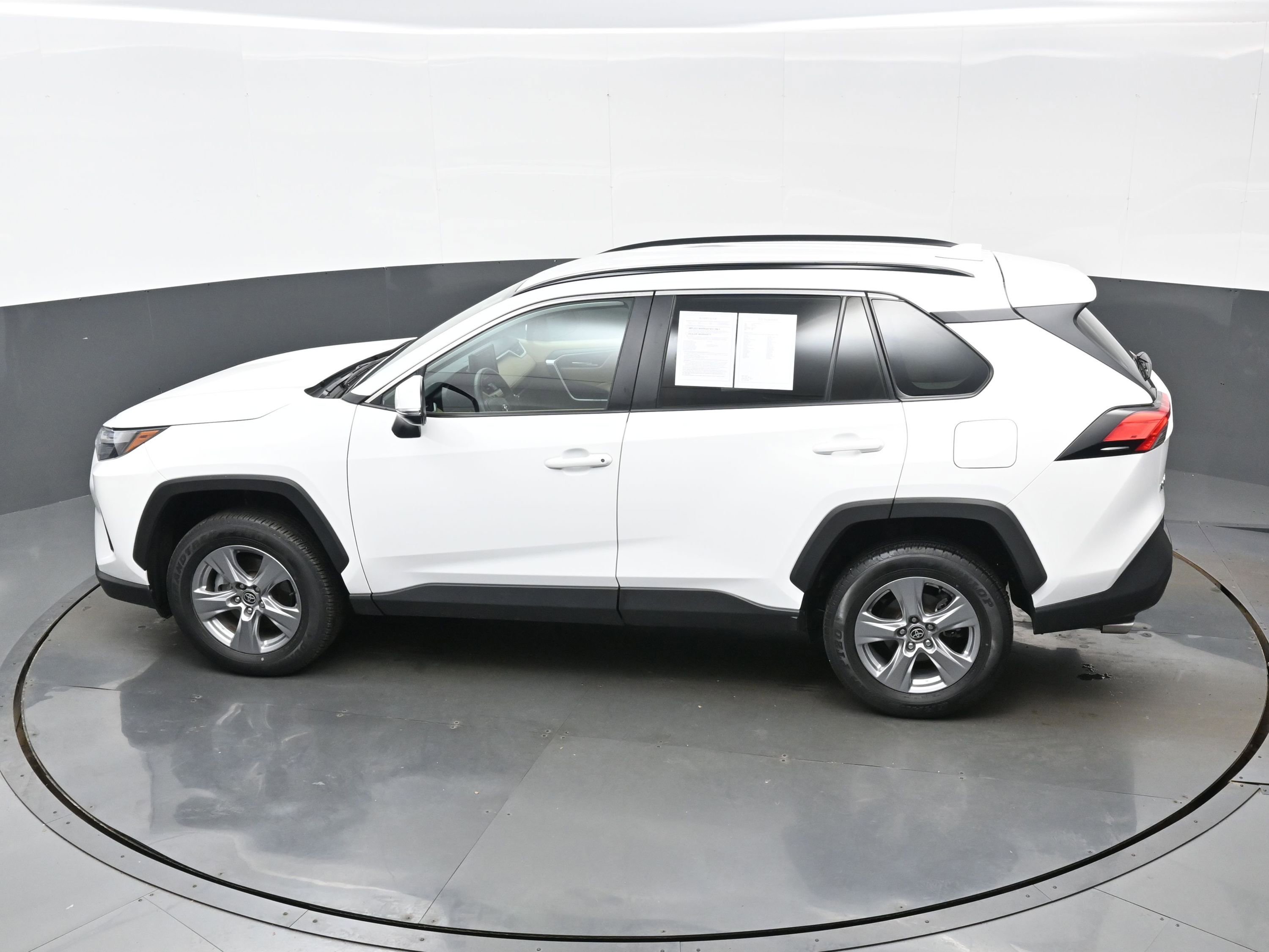 Used 2022 Toyota RAV4 XLE w/ XLE Grade Weather Package AWD/4WD image 37