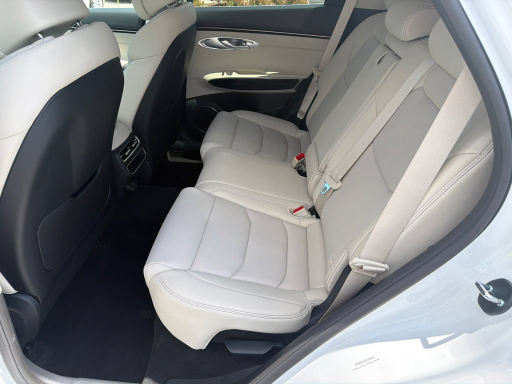 New 2027 Genesis GV70 2.5T AWD/4WD image 23
