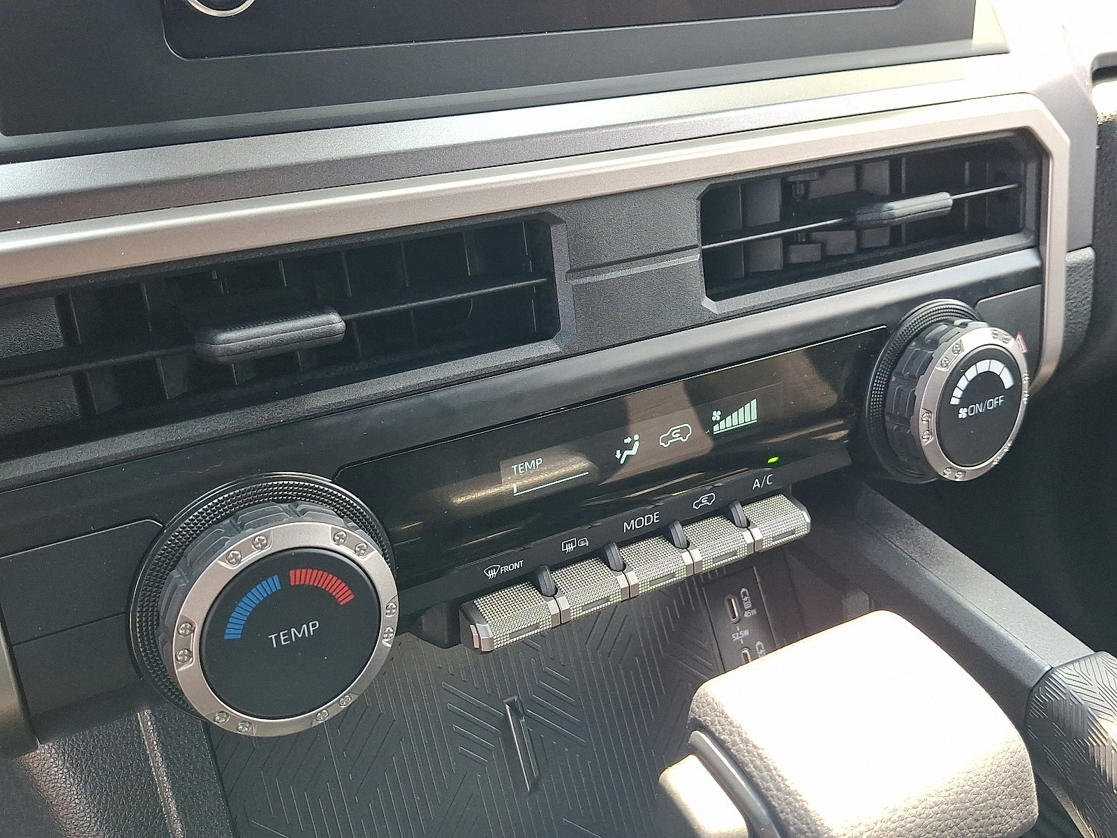 Certified 2025 Toyota 4Runner SR5 AWD/4WD image 16