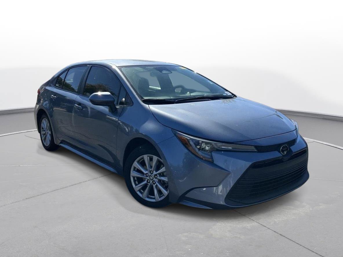 Used 2024 Toyota Corolla LE w/ LE Convenience Package FWD image 4