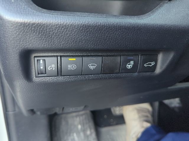 Used 2021 Toyota RAV4 XLE w/ Convenience Package AWD/4WD image 7