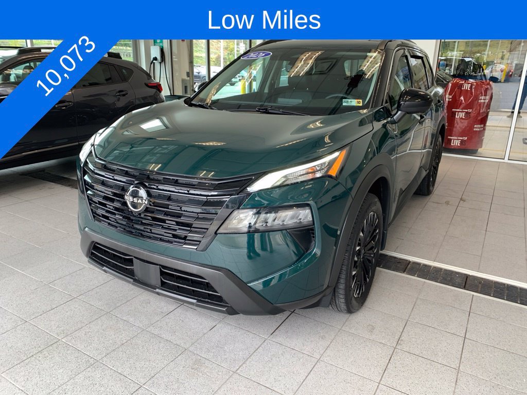 Used 2026 Nissan Rogue Dark Armor AWD/4WD image 2