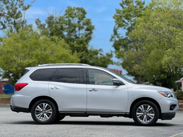 Used 2019 Nissan Pathfinder SV FWD image 4