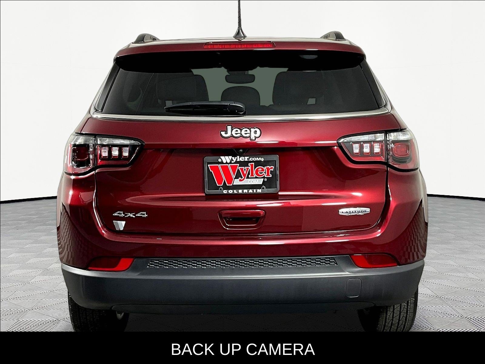 Used 2022 Jeep Compass Latitude w/ Convenience Group AWD/4WD image 5
