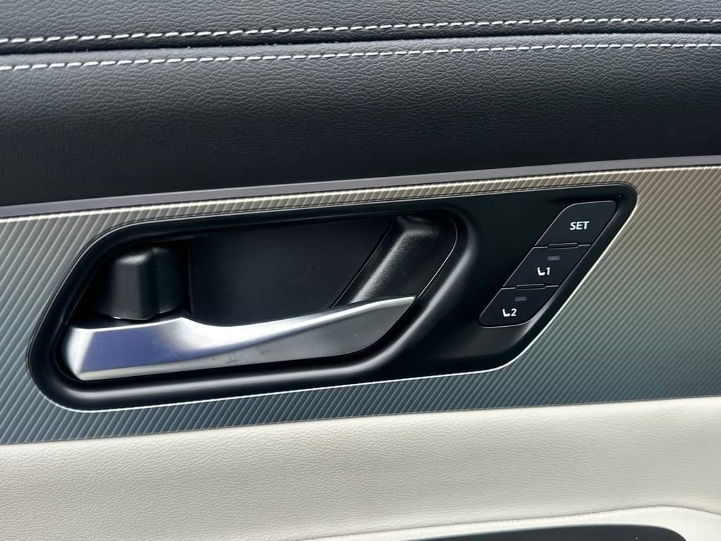 New 2025 Nissan Murano SL image 12