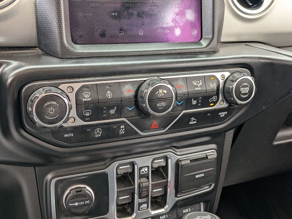 Used 2023 Jeep Wrangler Sahara w/ Cold Weather Group image 17